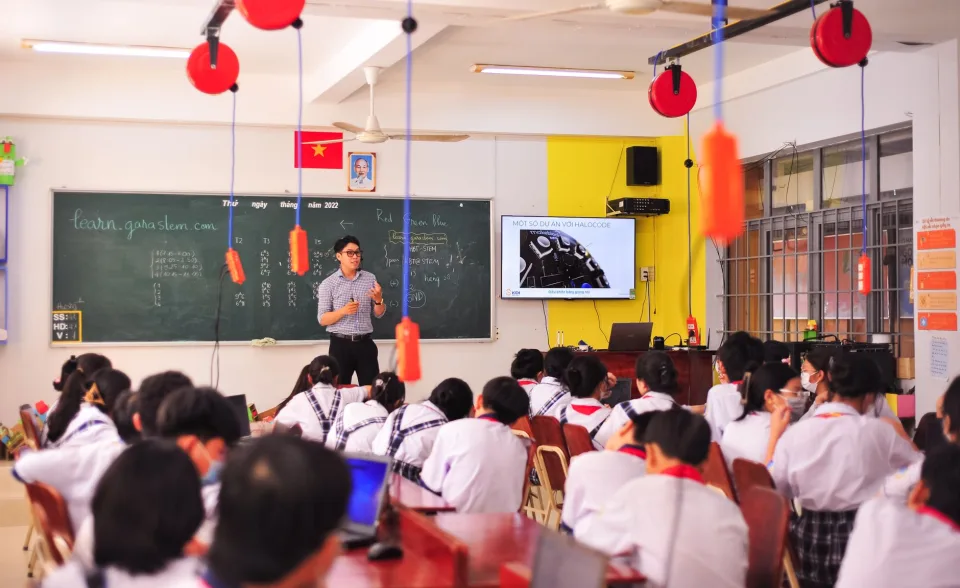 Sinh viên học tiếng Anh tại Phạm Thành Công